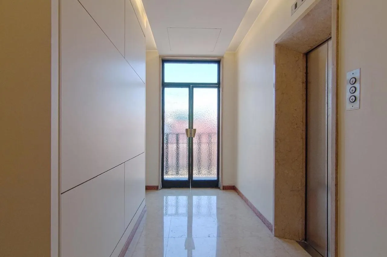 Contempora - Cavallotti 13 - A65 Milano 0*,  Italia